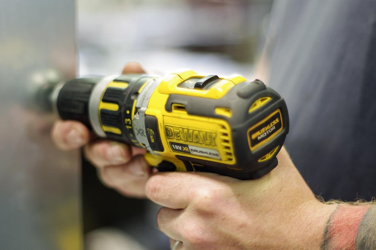 RYOBI 18V ONE+ Cordless Drill/Driver Kit - Professional tool review
